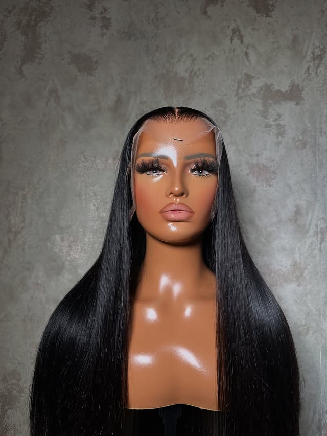 "LEYLA" GLUELESS Bone straight virgin hair - Transparant 200% Density